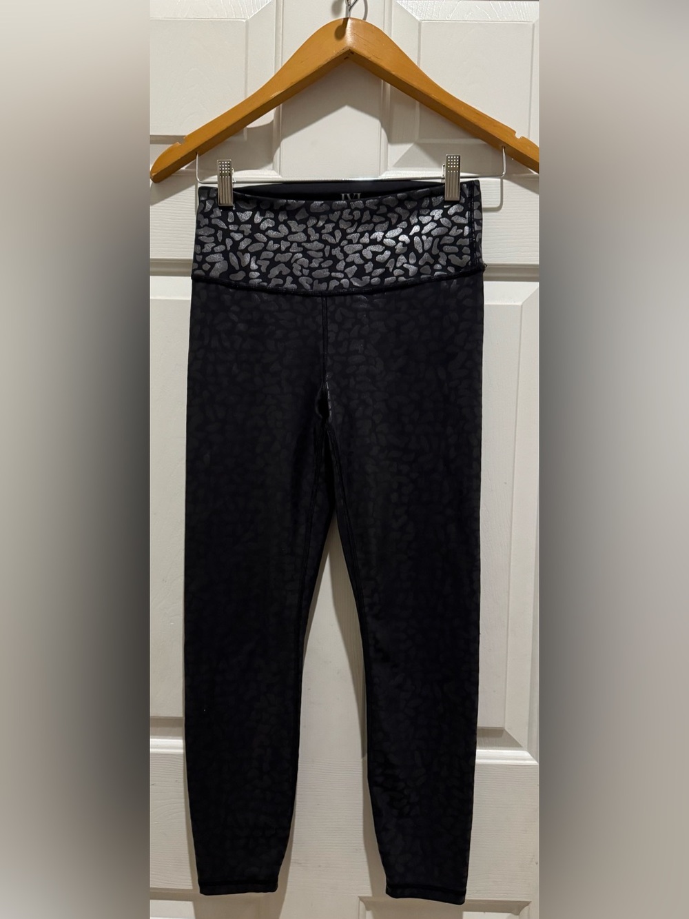 IVL Collective Chi Chi Active Black Leopard leggings size 6